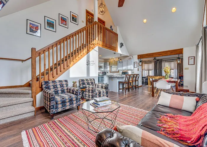 Poconos Hideaway In Arrowhead Lake With Game Room!