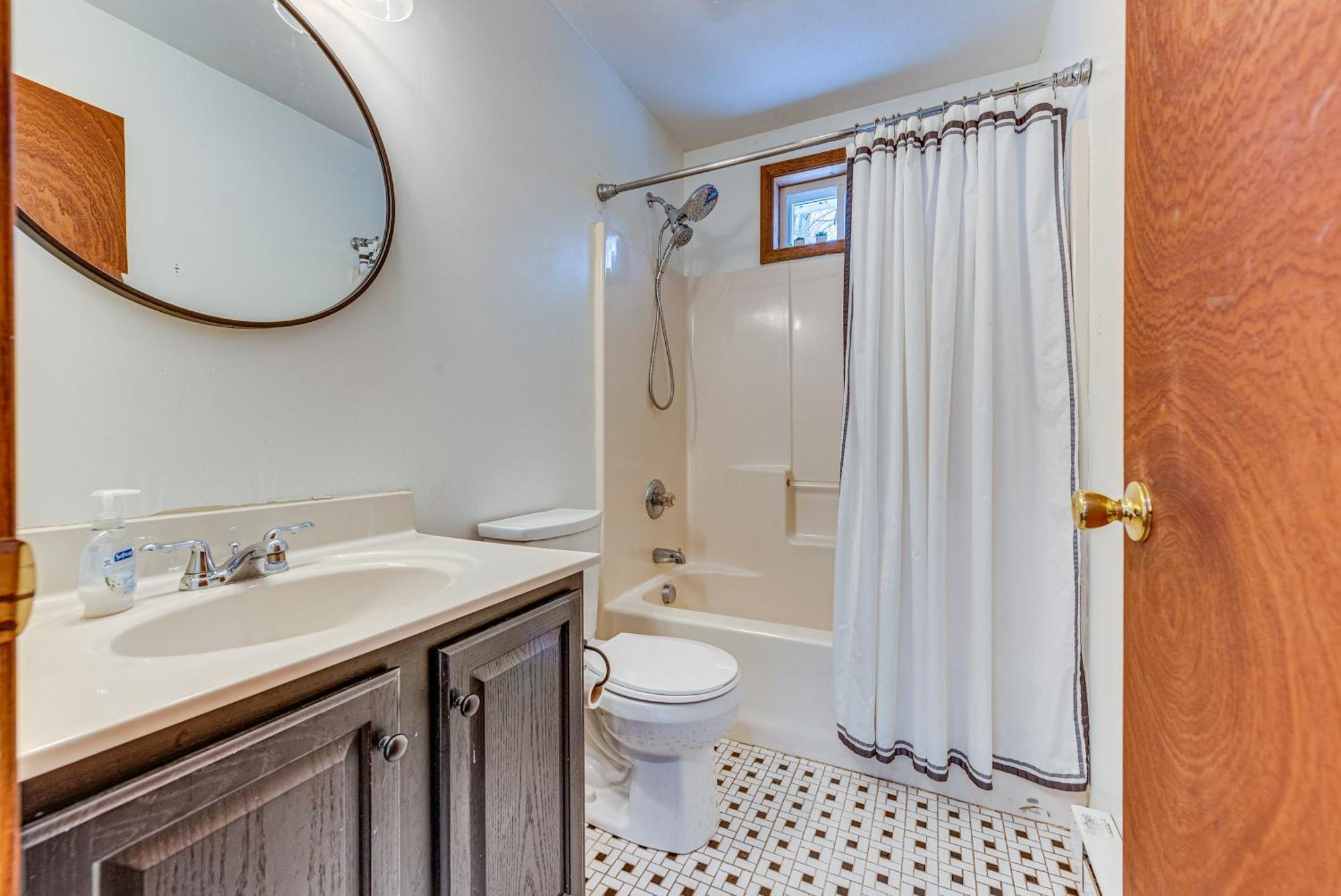 Poconos Hideaway In Arrowhead With Game Room! * Pocono Lake