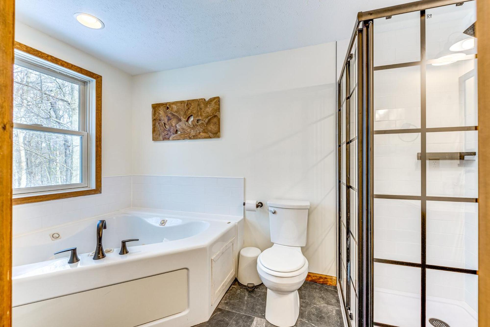 Poconos Hideaway In Arrowhead With Game Room! Pocono Lake