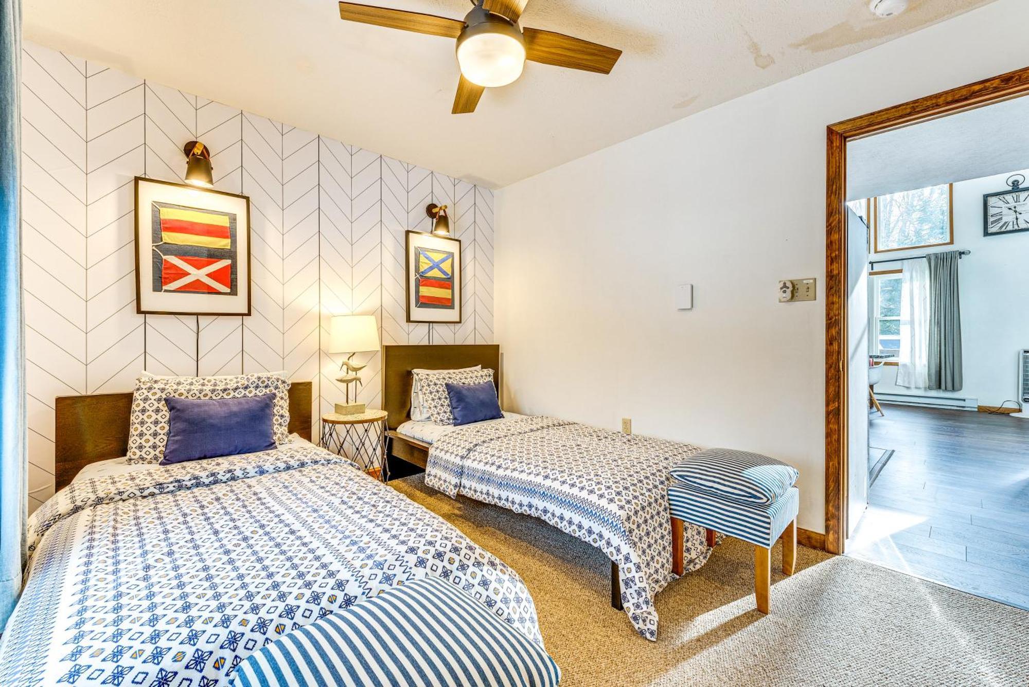 Poconos Hideaway In Arrowhead With Game Room! Holiday home Pocono Lake