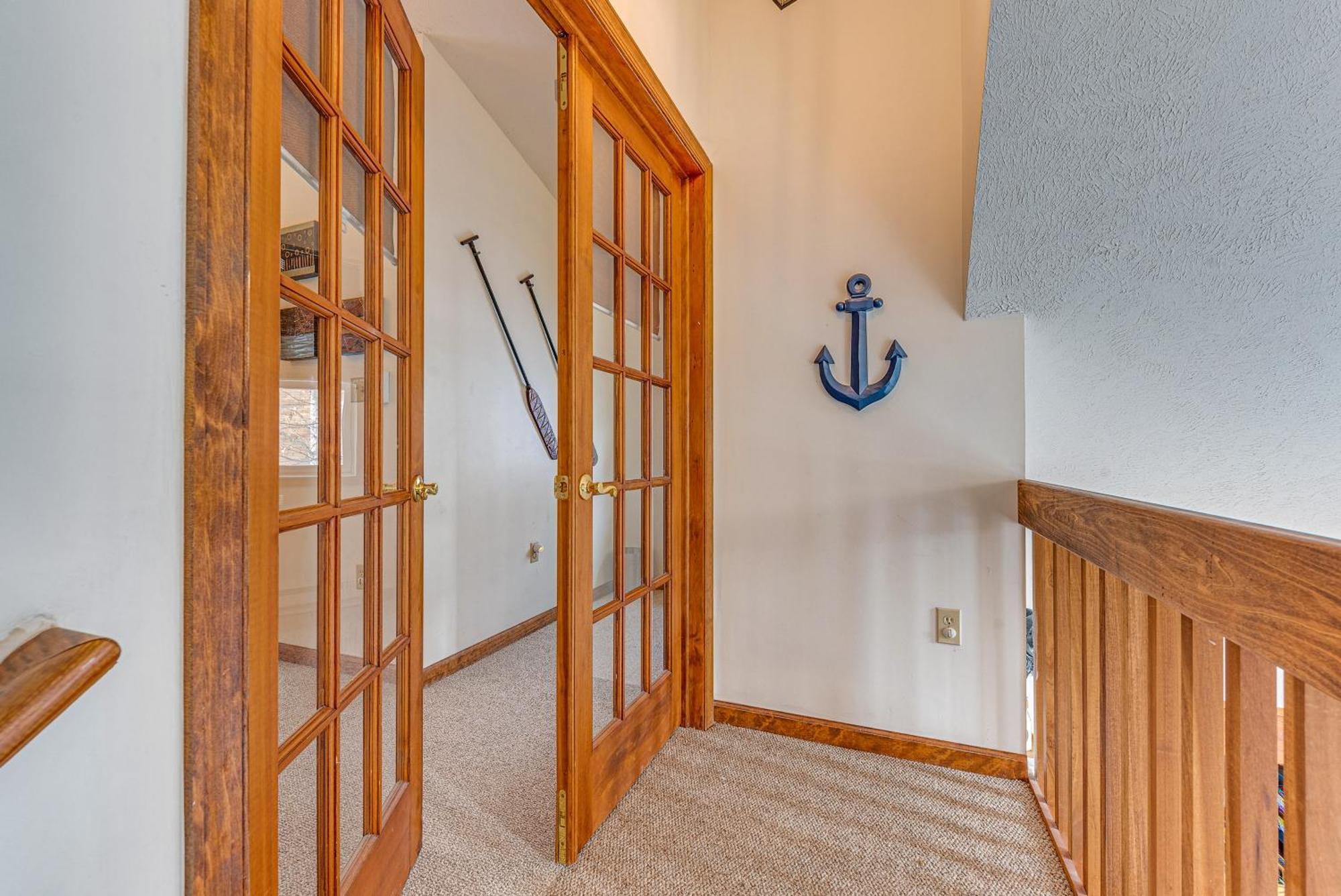 Poconos Hideaway In Arrowhead With Game Room! Holiday home Pocono Lake