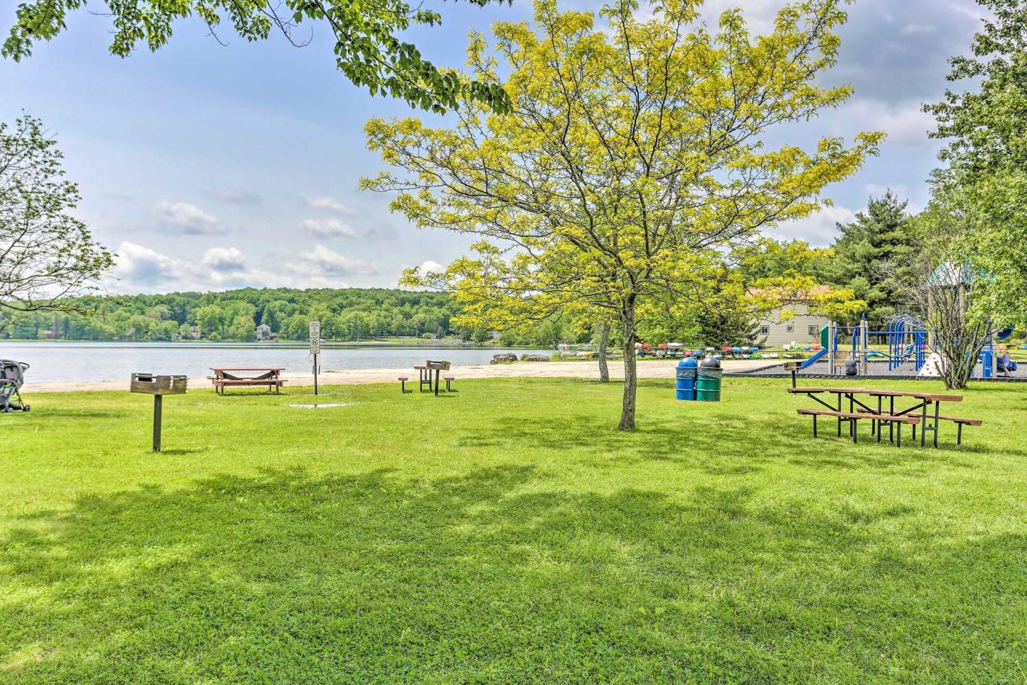 Holiday home Poconos Hideaway In Arrowhead With Game Room! *