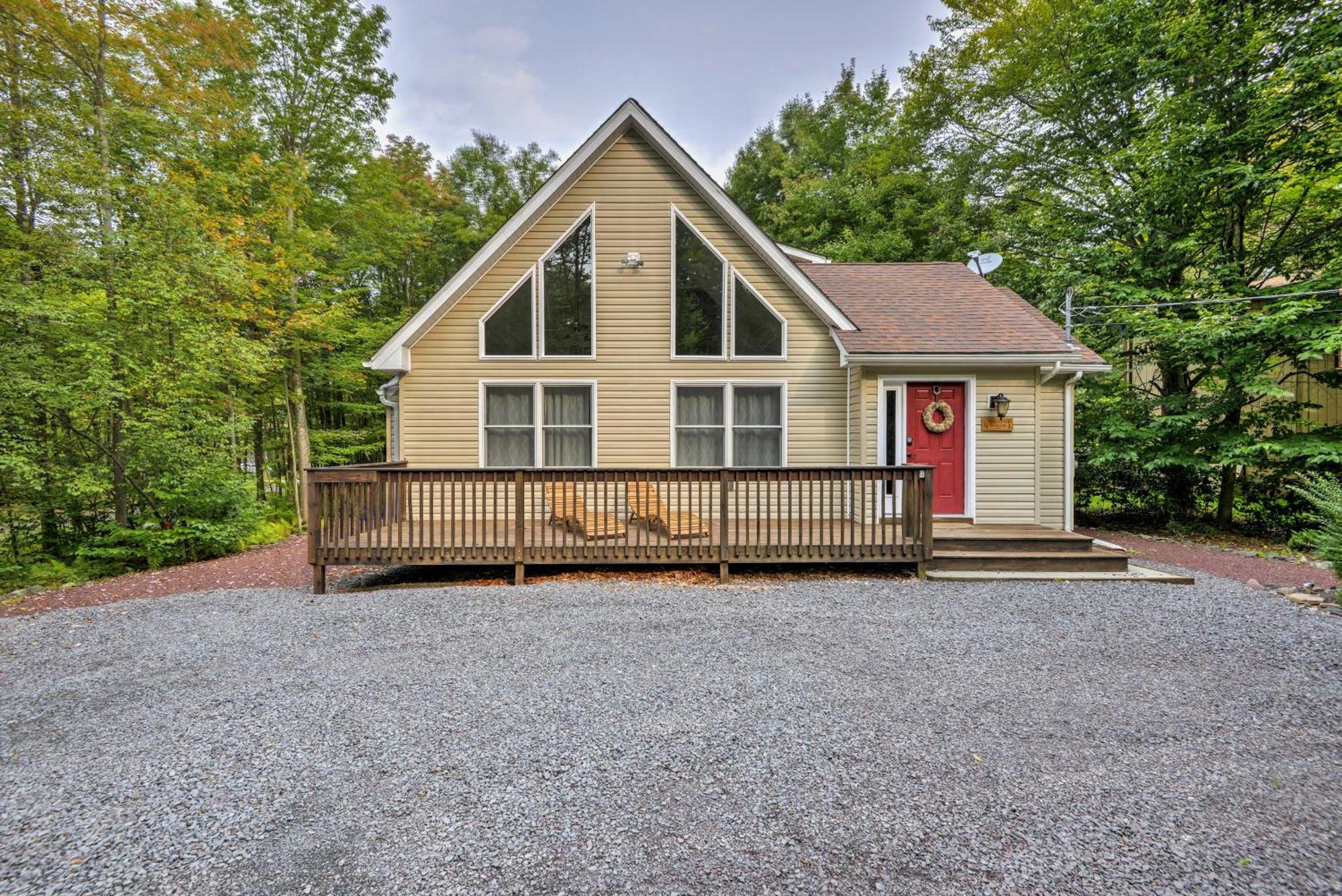 Holiday home Poconos Hideaway In Arrowhead With Game Room! Pocono Lake