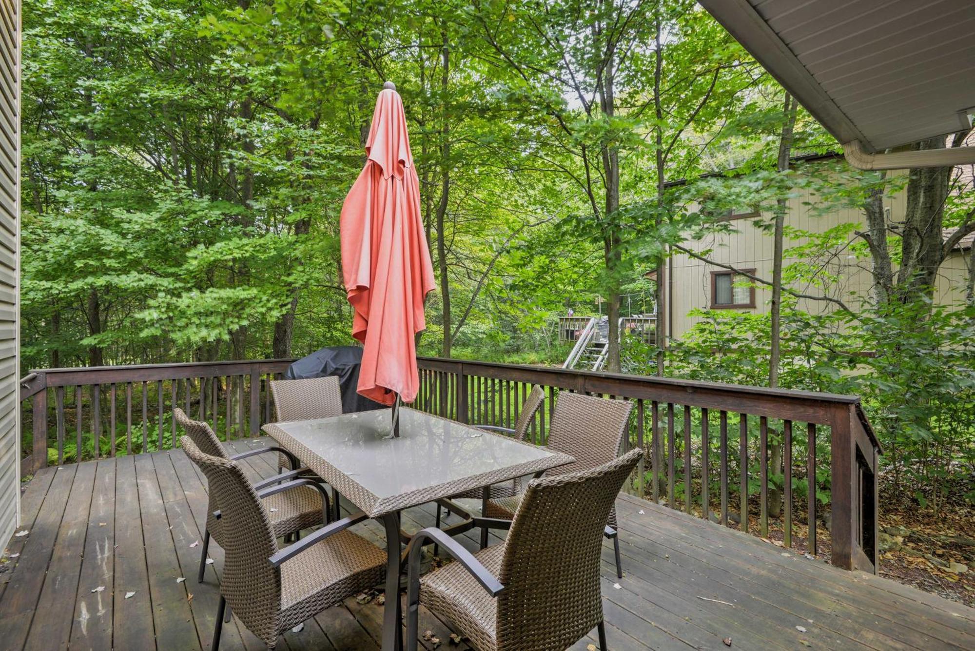 Poconos Hideaway In Arrowhead With Game Room! *